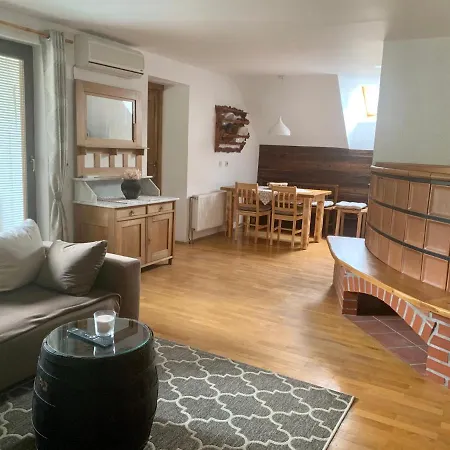 Apartma Pr'toman * Kamna Gorica