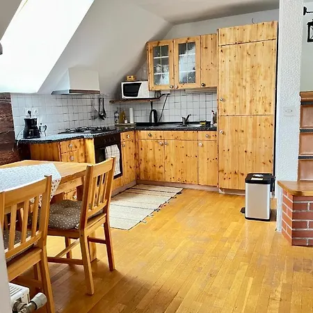 Apartma Pr'toman Lägenhet Kamna Gorica