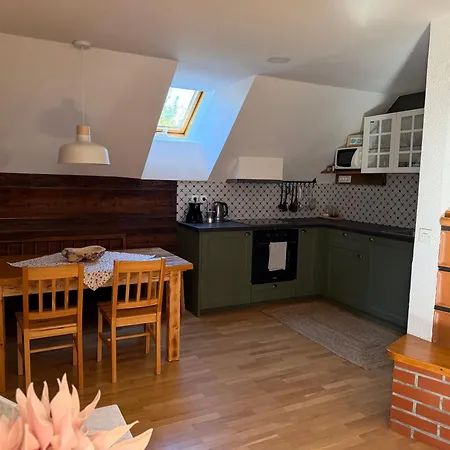 Apartma Pr'toman * Kamna Gorica